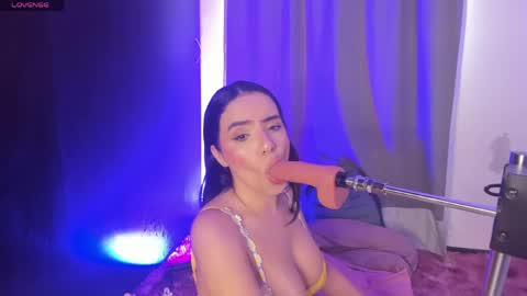 lilirouse online show from April 25, 1:41 pm