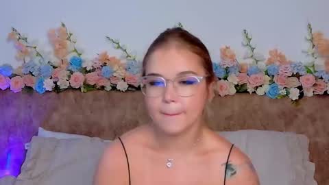 Lilith Bonheur online show from March 22, 1:55 am