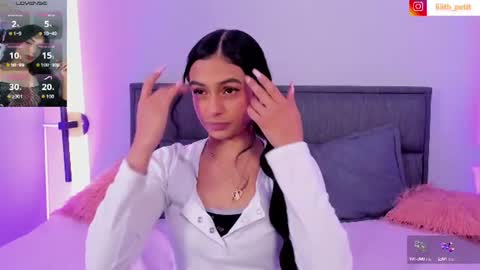 Lili petit  online show from July 28, 2:13 pm