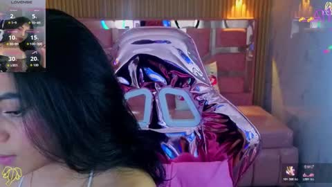 Snapshot of lilith_petit_sub chatting on October 18, 5:10 am Lilith online show from October 18, 5:10 am