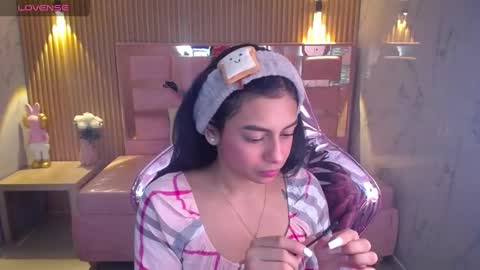 Snapshot of lilith_petit_sub chatting on February 21, 1:22 pm Lilith online show from February 21, 1:22 pm
