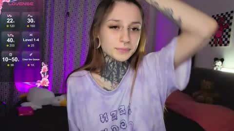 Snapshot of lilith_poison chatting on October 8, 6:34 pm lilith_poison online show from October 8, 6:34 pm
