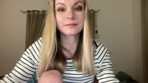 lilithnewdawn online show from February 26, 8:52 pm