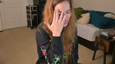 L online show from December 29, 1:17 pm