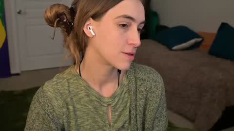 L online show from January 16, 6:48 pm