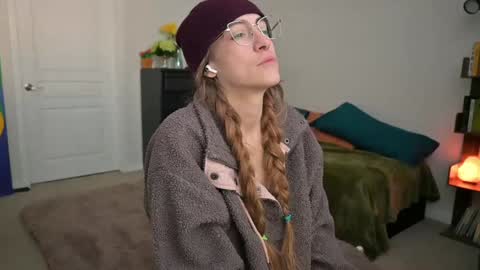 L online show from January 24, 4:17 pm