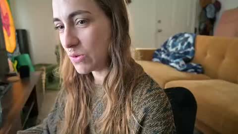 L online show from September 8, 4:39 pm