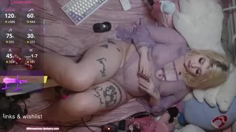 Snapshot of lilithrosexoxo chatting on October 11, 10:53 am lilith rose online show from October 11, 10:53 am