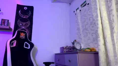 Snapshot of lilithstar_666 chatting on October 21, 11:20 pm Lilith morningstar Independent Model Helpme to reach 100 likes online show from October 21, 11:20 pm