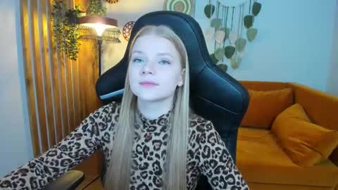 Snapshot of lilitrosen chatting on September 18, 6:39 pm lilitrosen online show from September 18, 6:39 pm