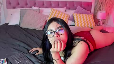Snapshot of lilitth_isadore chatting on October 10, 8:25 pm Lily online show from October 10, 8:25 pm