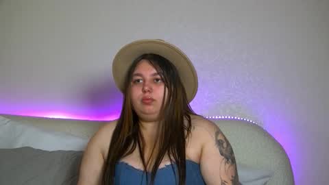 Snapshot of lillianhaig chatting on October 2, 7:08 pm LillianHaig online show from October 2, 7:08 pm
