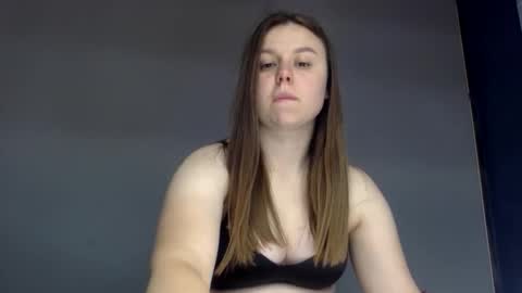 Snapshot of lillianx9zbld chatting on October 14, 8:06 am Lily online show from October 14, 8:06 am