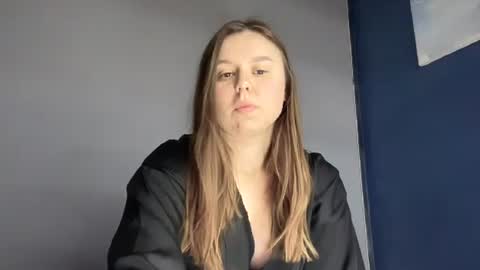 Snapshot of lillianx9zbld chatting on October 10, 10:20 am Lily online show from October 10, 10:20 am