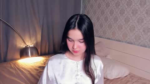 Celina Lillie online show from December 1, 10:56 pm