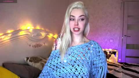 LilliMoore online show from February 12, 10:55 pm