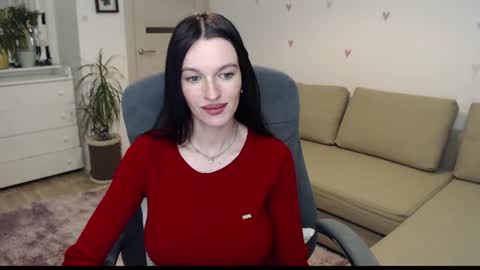 lilliyves online show from July 21, 7:25 pm