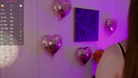 Snapshot of lilly_colins chatting on February 17, 3:44 pm Lilly Colins online show from February 17, 3:44 pm