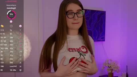 Snapshot of lilly_colins chatting on March 1, 3:38 pm Lilly Colins online show from March 1, 3:38 pm
