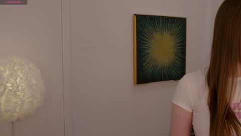 Snapshot of lilly_colins chatting on February 8, 2:49 pm Lilly Colins online show from February 8, 2:49 pm