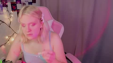 Lily online show from July 27, 1:35 am