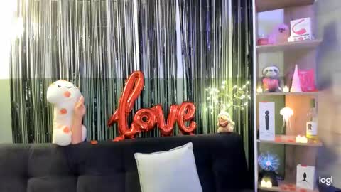 lilly_sweet02 online show from February 15, 2:03 am