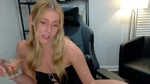 Lilly Baby Xo online show from March 25, 1:33 am