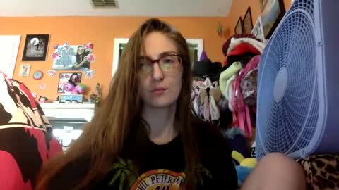 hi guys im back on here 3 online show from May 8, 9:27 pm