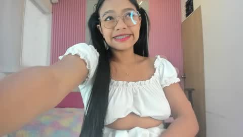 lillyy16 online show from March 24, 11:15 am