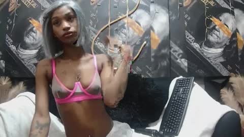 lilmissbaddiexxx online show from June 15, 9:15 pm