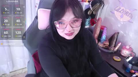 Snapshot of lilomoon69 chatting on October 5, 4:01 pm Lilo online show from October 5, 4:01 pm