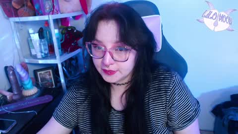 Snapshot of lilomoon69 chatting on January 27, 4:20 am Lilo online show from January 27, 4:20 am