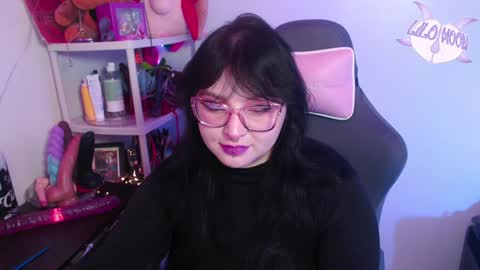 Snapshot of lilomoon69 chatting on January 18, 3:42 am Lilo online show from January 18, 3:42 am