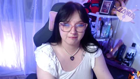 Snapshot of lilomoon69 chatting on February 8, 4:03 am Lilo online show from February 8, 4:03 am