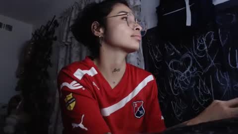 lil palacio online show from December 27, 1:11 am