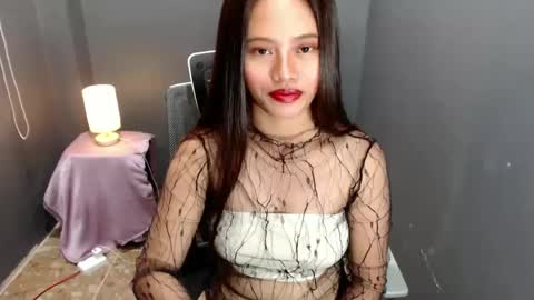 Snapshot of lilsweet_marie chatting on February 10, 3:24 am Lilsweet marie online show from February 10, 3:24 am