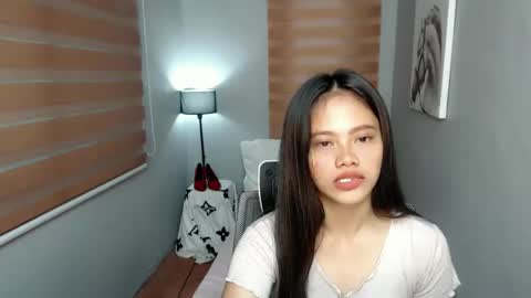 Snapshot of lilsweet_marie chatting on December 4, 1:03 am Lilsweet marie online show from December 4, 1:03 am