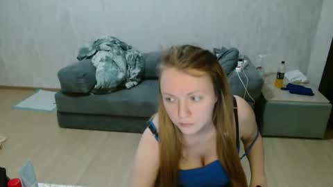 Lily dollyx online show from April 8, 11:18 pm