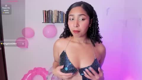 lily_honey_eyes online show from December 2, 9:50 pm