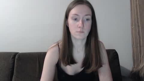 lily_love_x online show from February 25, 11:58 pm