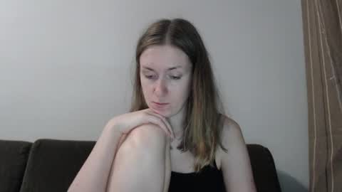 lily_love_x online show from July 14, 1:39 am