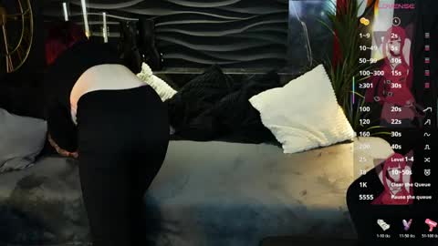 Lily online show from May 27, 3:31 pm