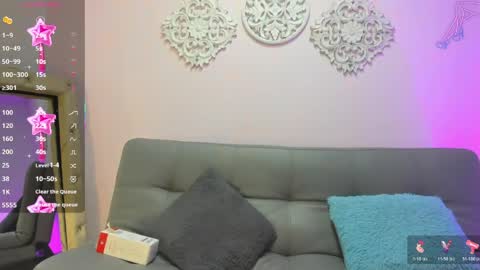lily_rose0 online show from May 21, 7:56 pm