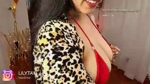 lily tay  online show from July 16, 3:16 pm
