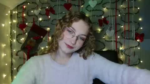 small lily online show from December 18, 6:34 pm