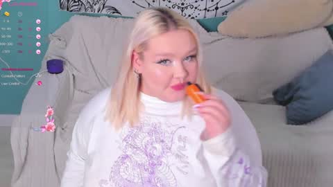 Snapshot of lilybelll chatting on January 5, 9:26 am Lily online show from January 5, 9:26 am