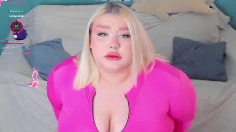 Snapshot of lilybelll chatting on January 26, 4:20 am Lily online show from January 26, 4:20 am