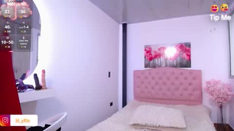 Snapshot of lilyfox23 chatting on September 28, 1:16 pm lilyfox23 online show from September 28, 1:16 pm