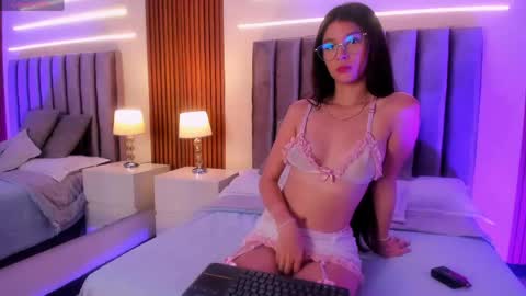 Lili online show from May 21, 5:44 pm