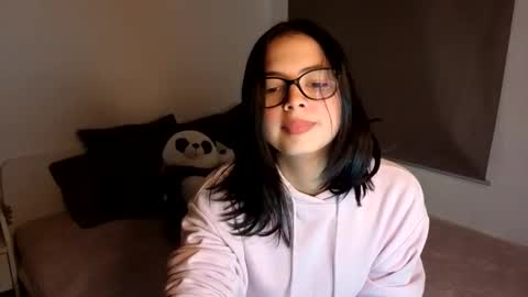 LillyPanda online show from November 5, 9:25 am